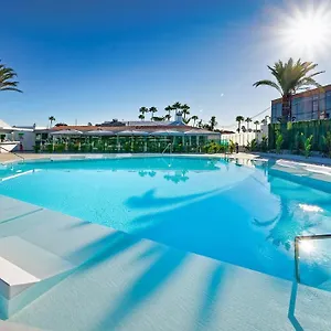 Resort Canary Garden Club